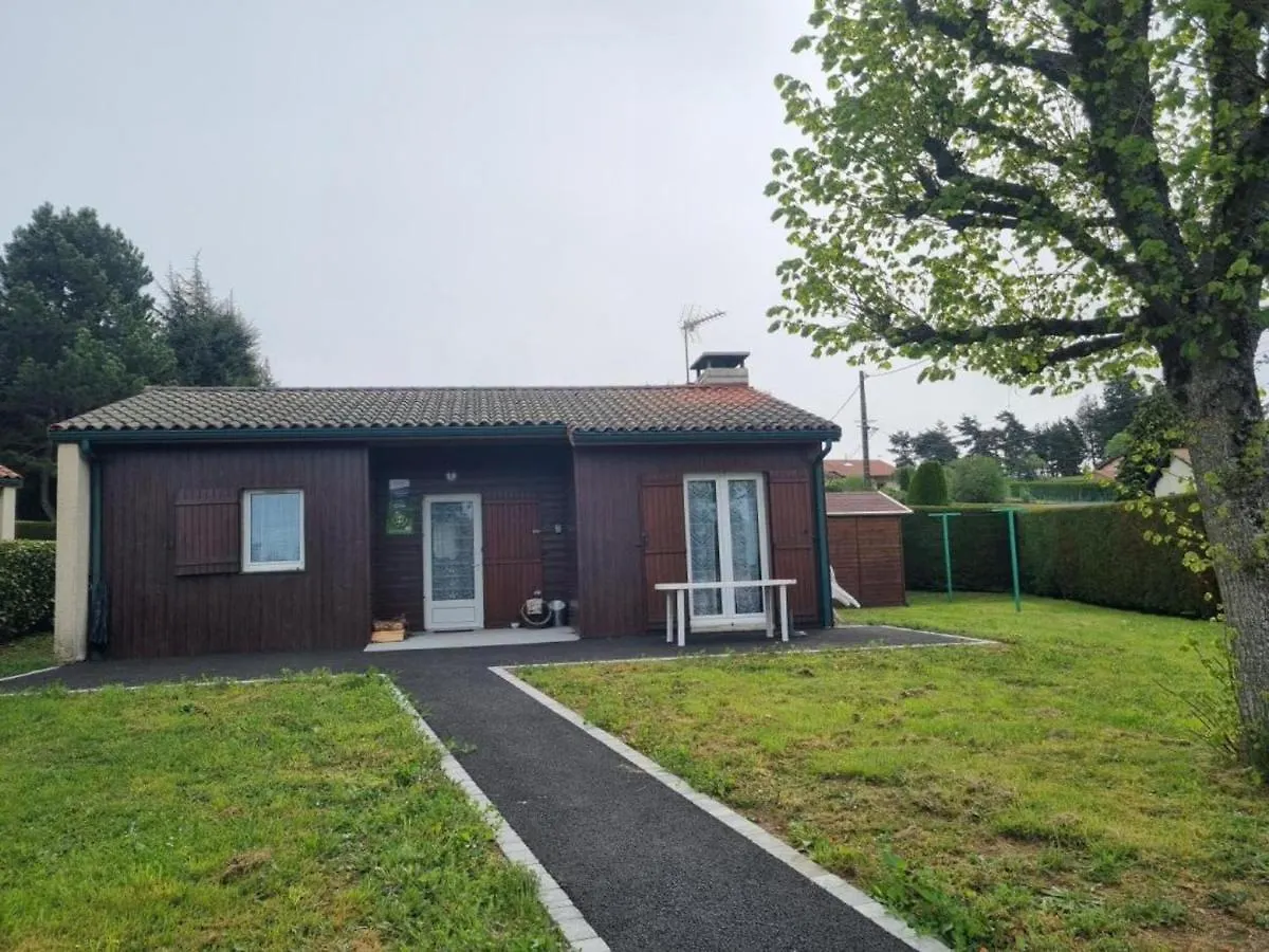 Gite Avec Cheminee, Terrasse Et Wifi - Animaux Acceptes - Fr-1-496-163 Usson-en-Forez